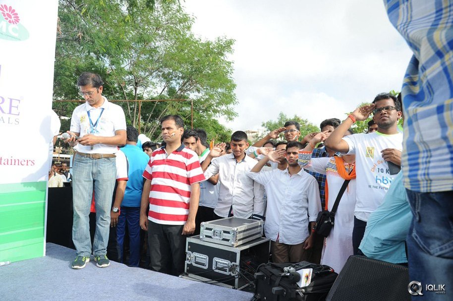 Srimanthudu-Movie-Team-at-HBC-Chak-De-India-Ride